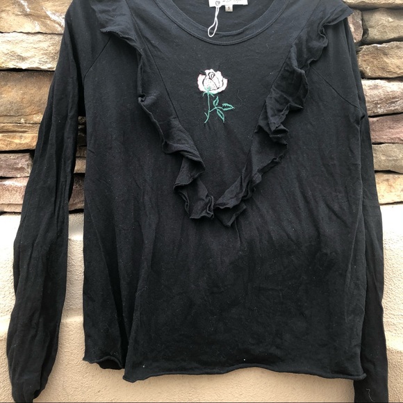 Wild fox women black ruffle T-shirt Size Small - Picture 5 of 16
